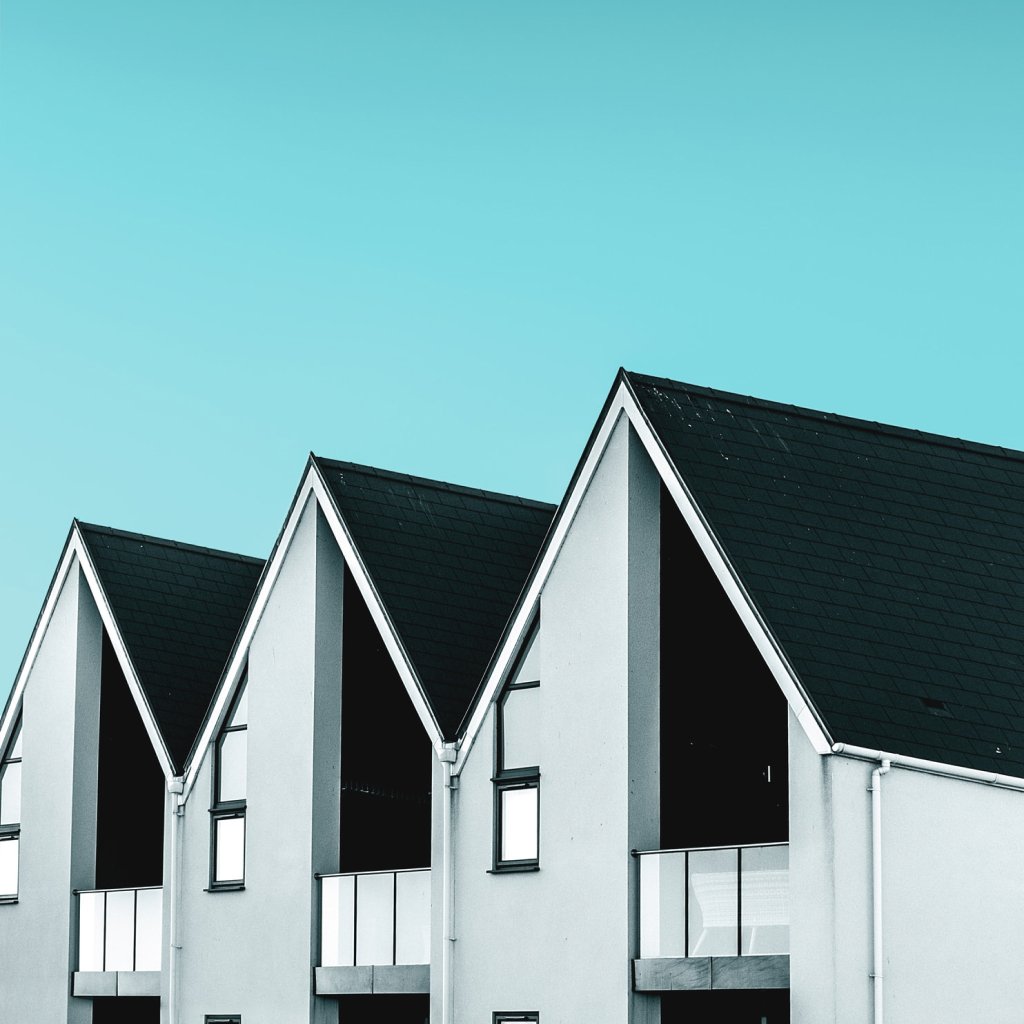 هل تملك عقارًا أو تدير وكالة عقارية؟ 🏠✨